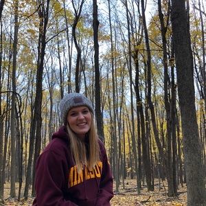 Meet your Posher, Claire